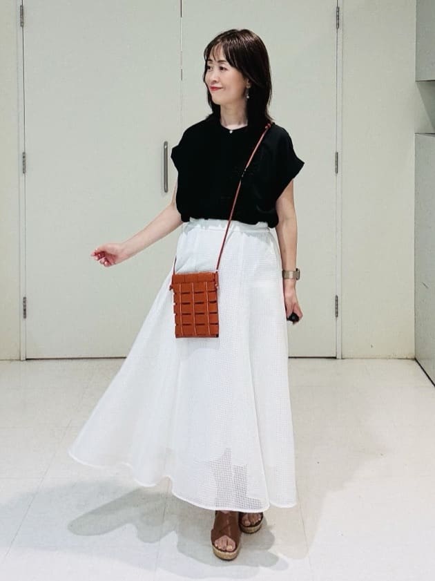 makiさんの「UNTITLED｜◆【手洗い可/トレンド】メッシュフレアスカート」を使ったコーディネート