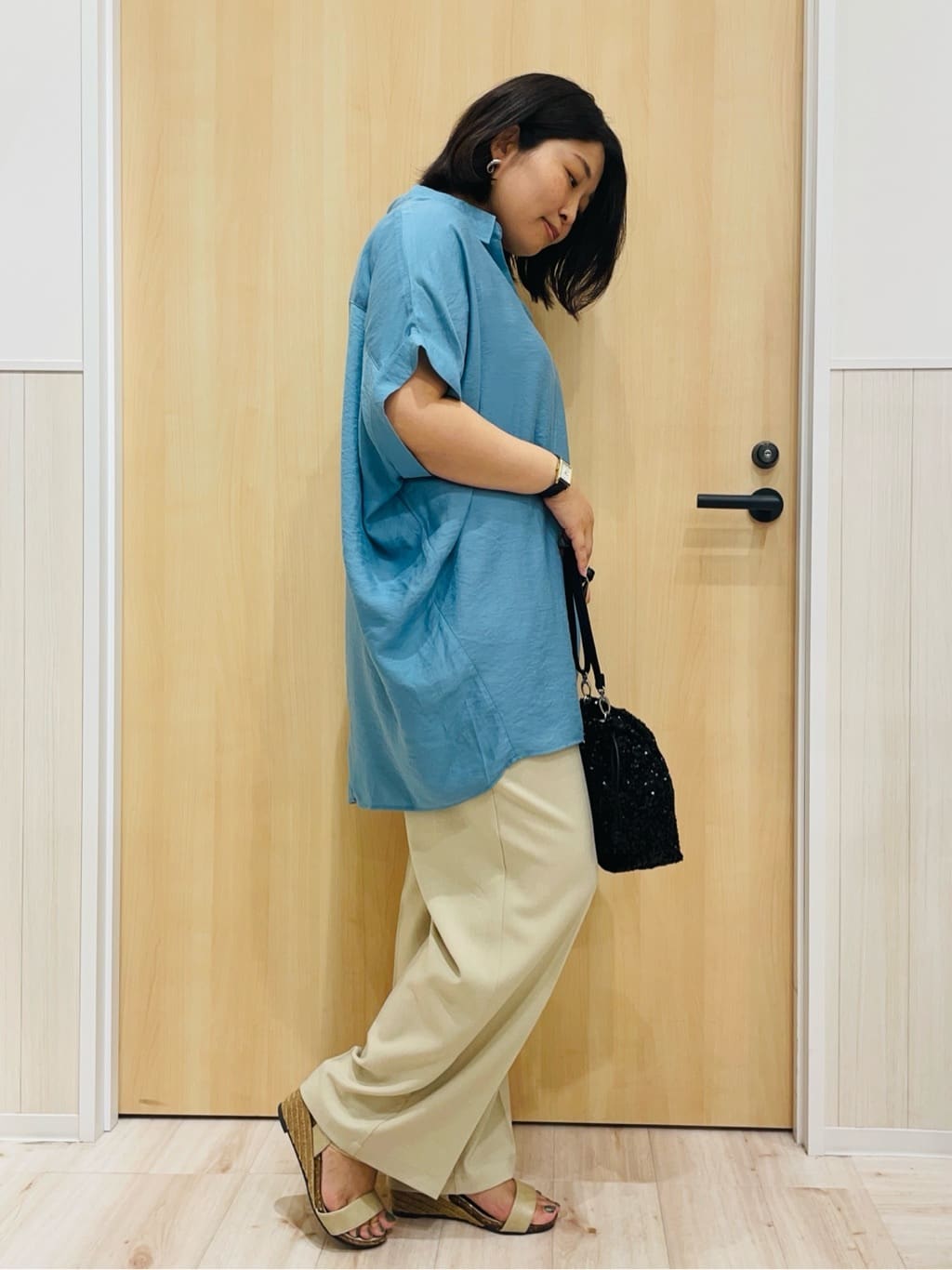 すーさんの「SHOO･LA･RUE｜【ひんやり】すっきりきれいに体型カバー コクーンシルエットワンピース」を使ったコーディネート