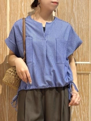 meiさんの「SHOO･LA･RUE｜【洗える/S-LL】シルエット変化を楽しめる サッカーストライプ柄スキッパートップス」を使ったコーディネート