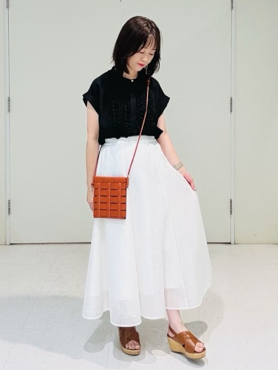 makiさんの「UNTITLED｜◆【手洗い可/トレンド】メッシュフレアスカート」を使ったコーディネート