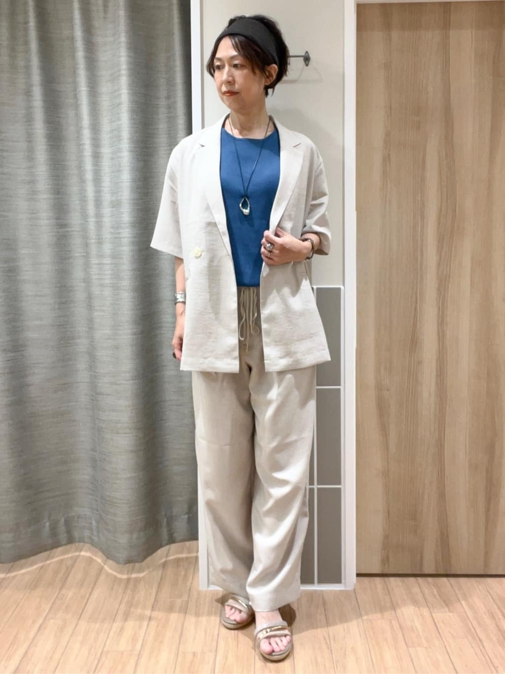 ヨッコさんの「grove｜軽やかに羽織れて、きちんと見え ハーフスリーブテーラードジャケット」を使ったコーディネート
