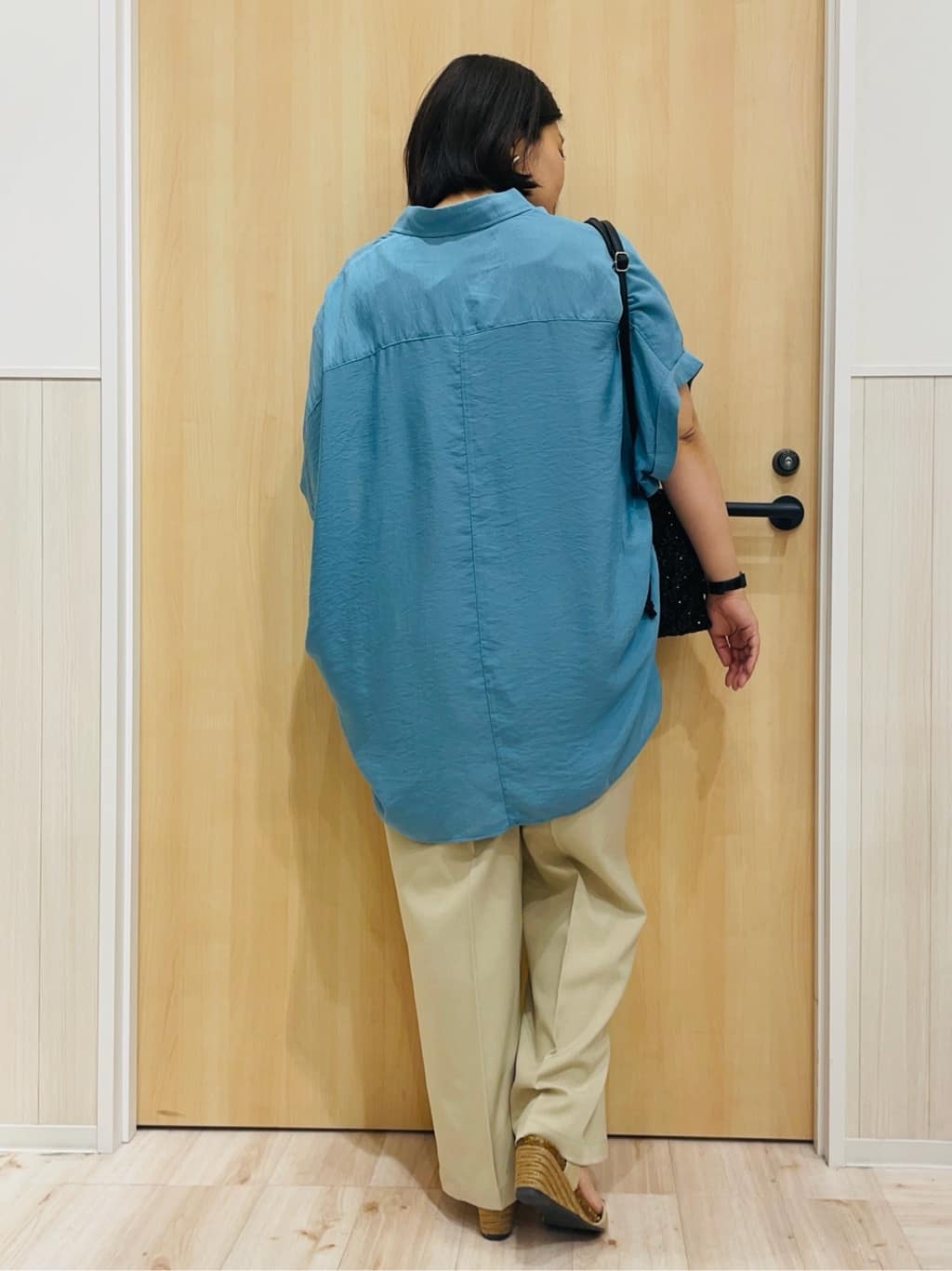 すーさんの「SHOO･LA･RUE｜【ひんやり】すっきりきれいに体型カバー コクーンシルエットワンピース」を使ったコーディネート