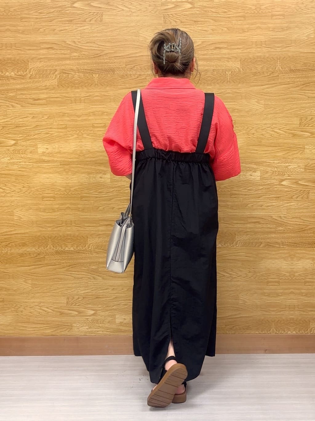 ぁむさんの「SHOO･LA･RUE｜ゆるっと感がこなれ見え ワッシャーシアー半袖シャツ」を使ったコーディネート