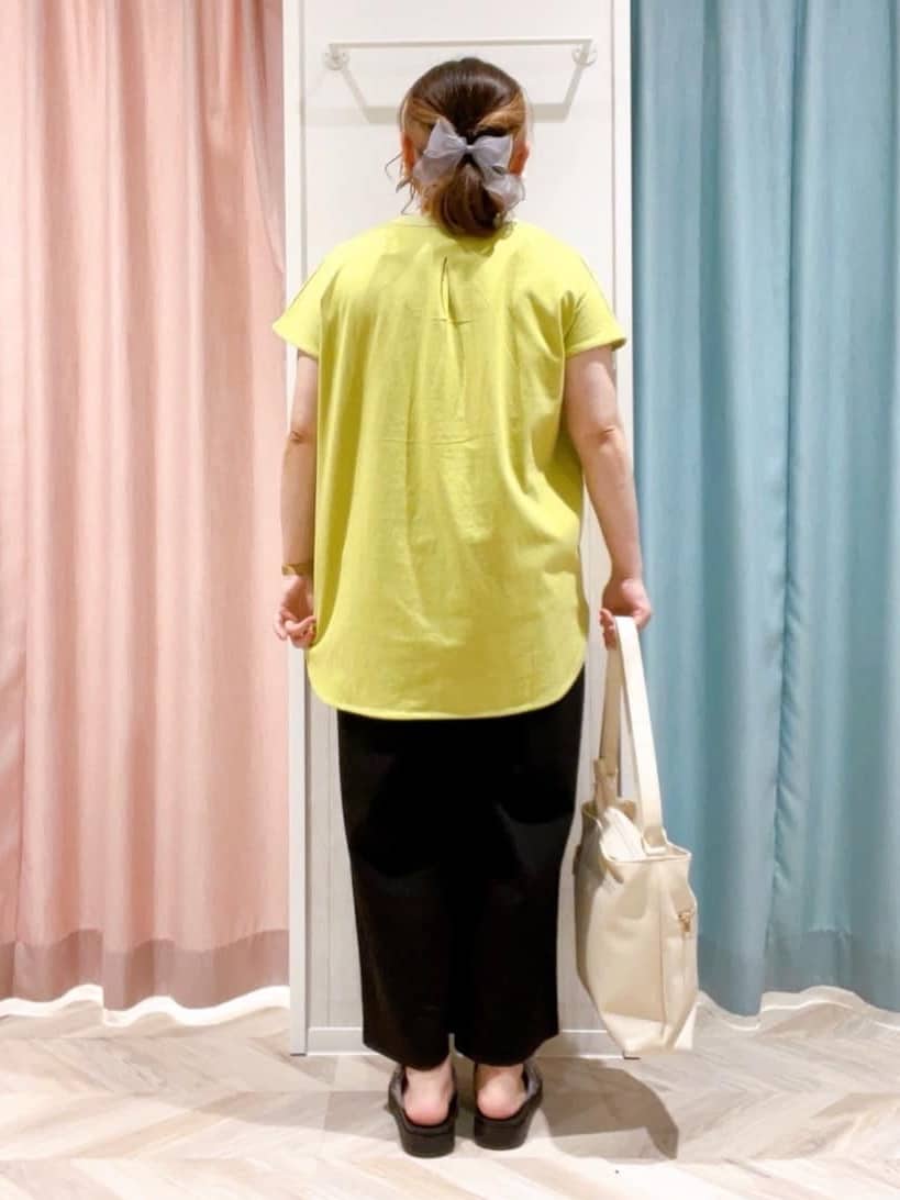 kitaさんの「SHOO･LA･RUE｜【着丈選べる】触れる度ひんやり ゆるきれい イージーワイドパンツ」を使ったコーディネート