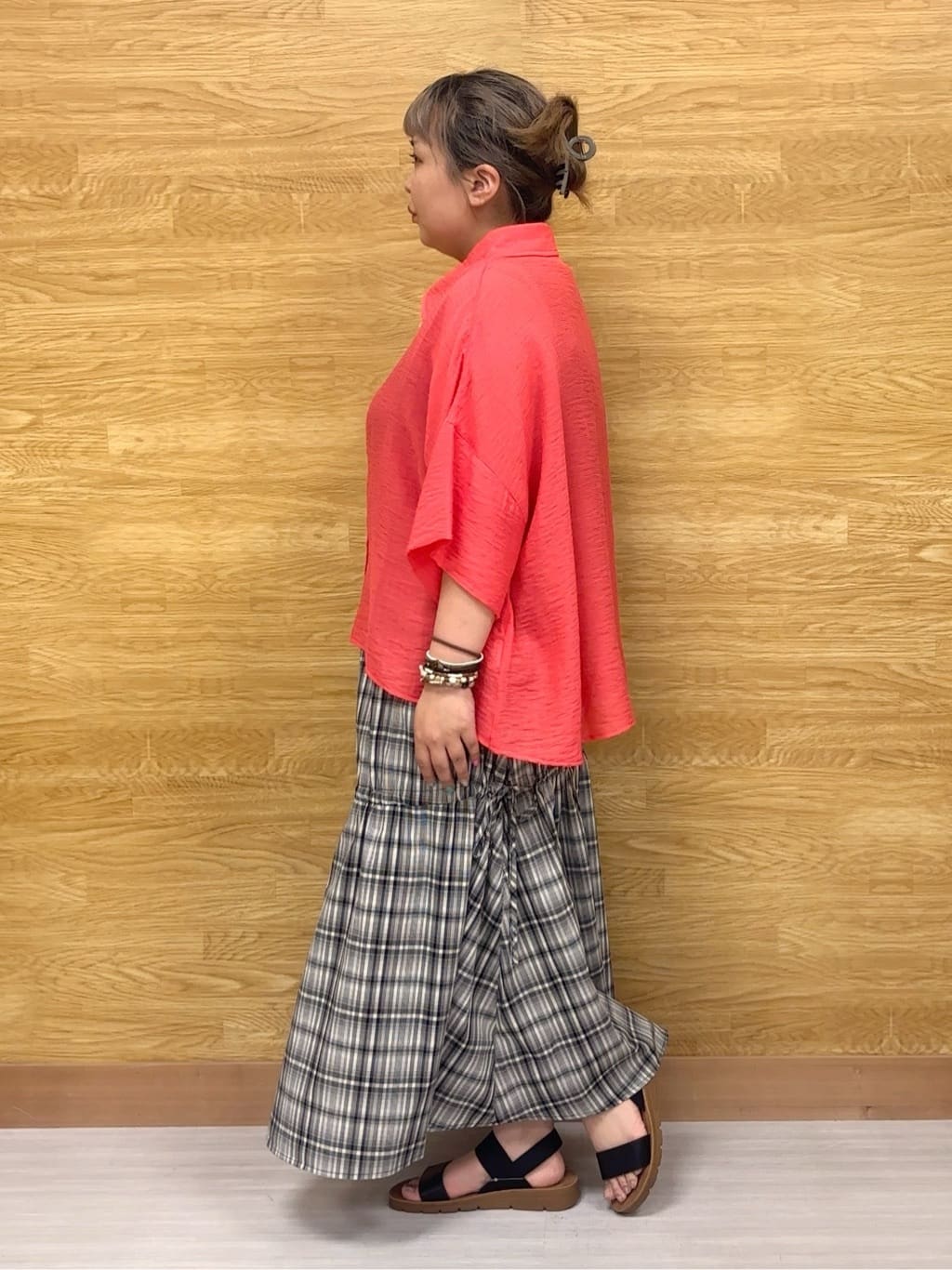 ぁむさんの「SHOO･LA･RUE｜ゆるっと感がこなれ見え ワッシャーシアー半袖シャツ」を使ったコーディネート