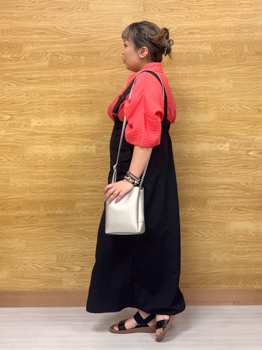 ぁむさんの「SHOO･LA･RUE｜ゆるっと感がこなれ見え ワッシャーシアー半袖シャツ」を使ったコーディネート