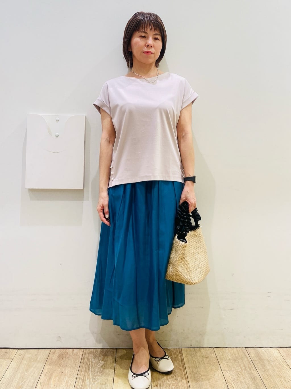 YUKOさんの「index｜《S-3Lサイズ》サイドパール調ボタンボクシートップス【洗濯機洗い可／UVケア／接触冷感】」を使ったコーディネート