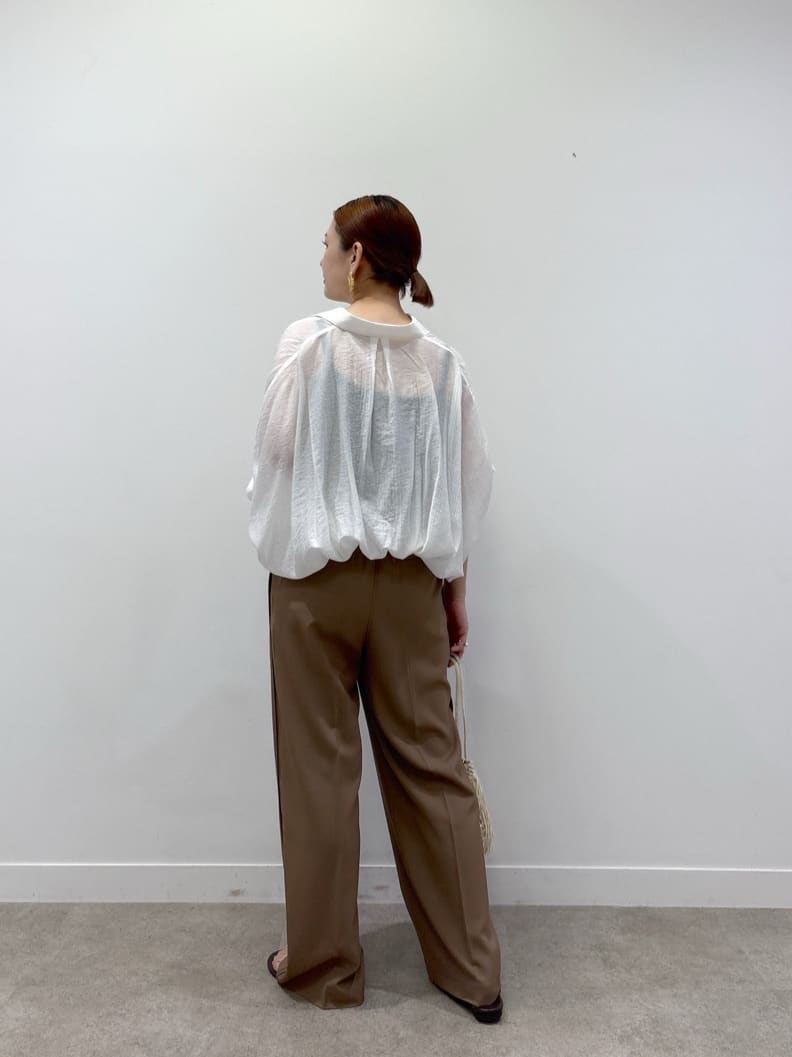 ayanoさんの「INDIVI｜バルーンフォルムブラウス」を使ったコーディネート