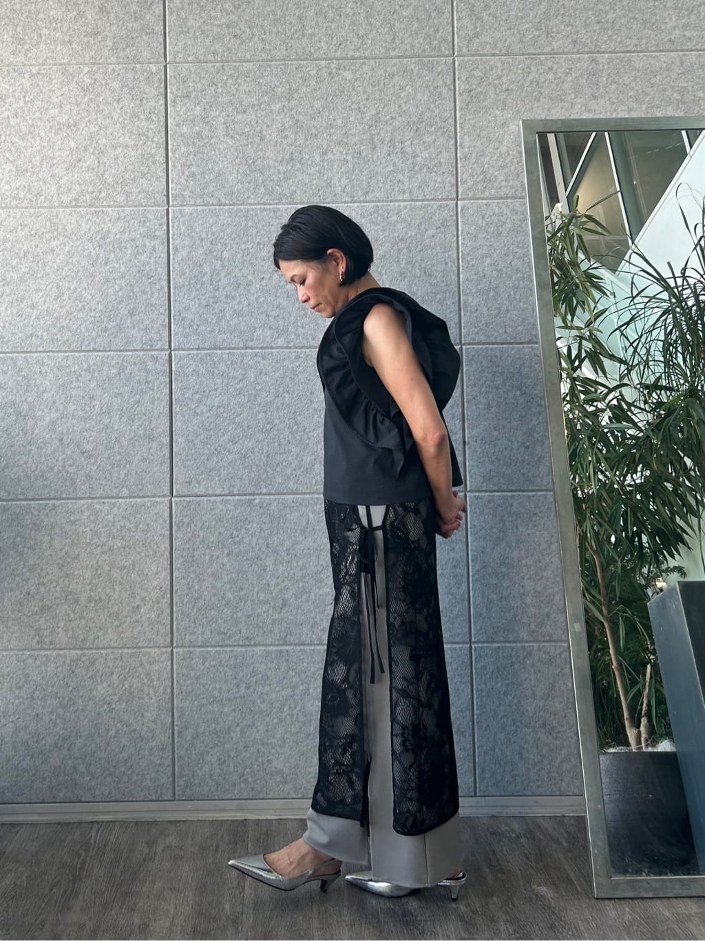 yukoさんの「CODE A｜ruffle drama blouse」を使ったコーディネート