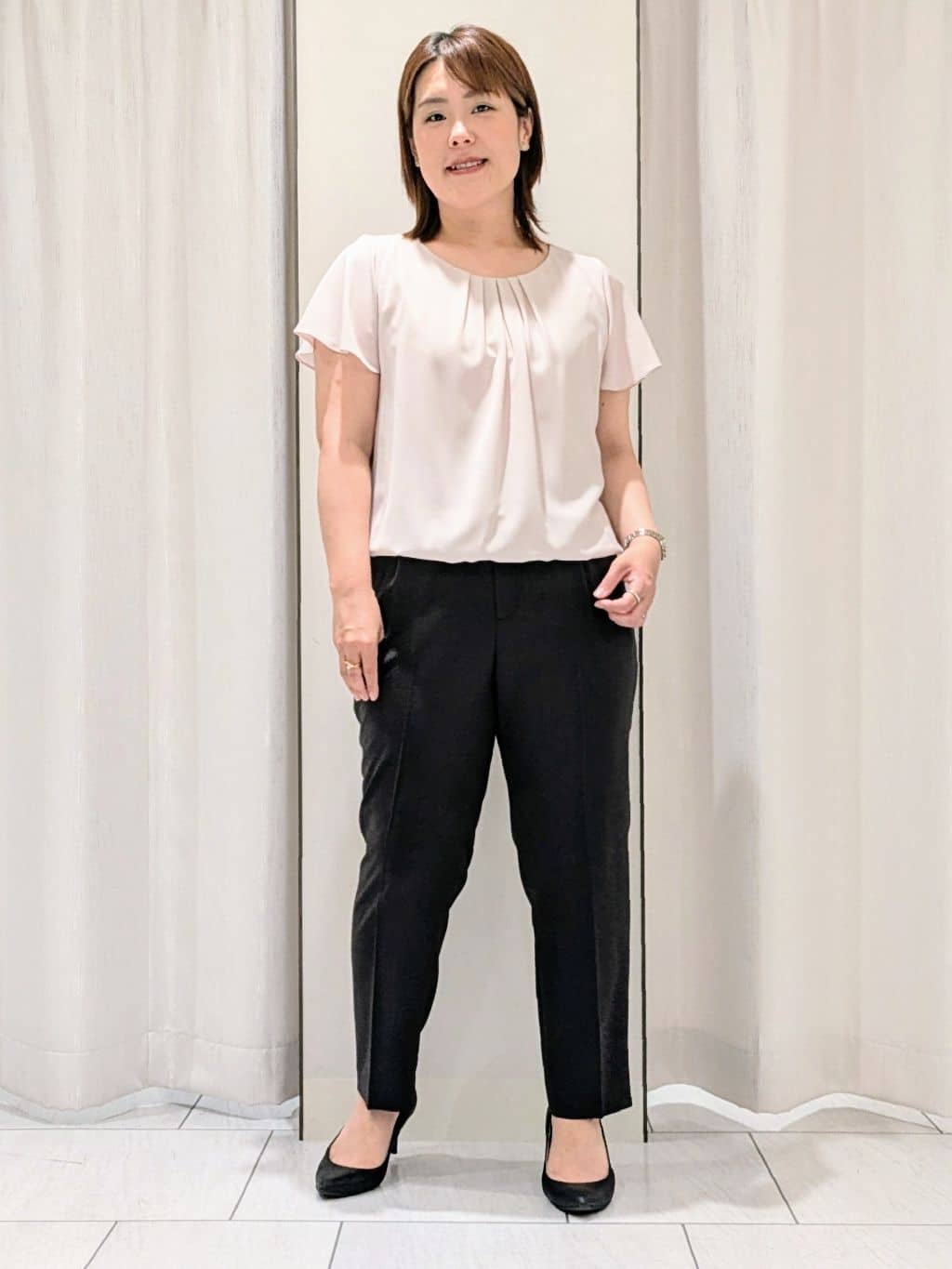 Onumaさんの「UNTITLED｜【通勤スーツ】ライトウェイト テーパードパンツ」を使ったコーディネート