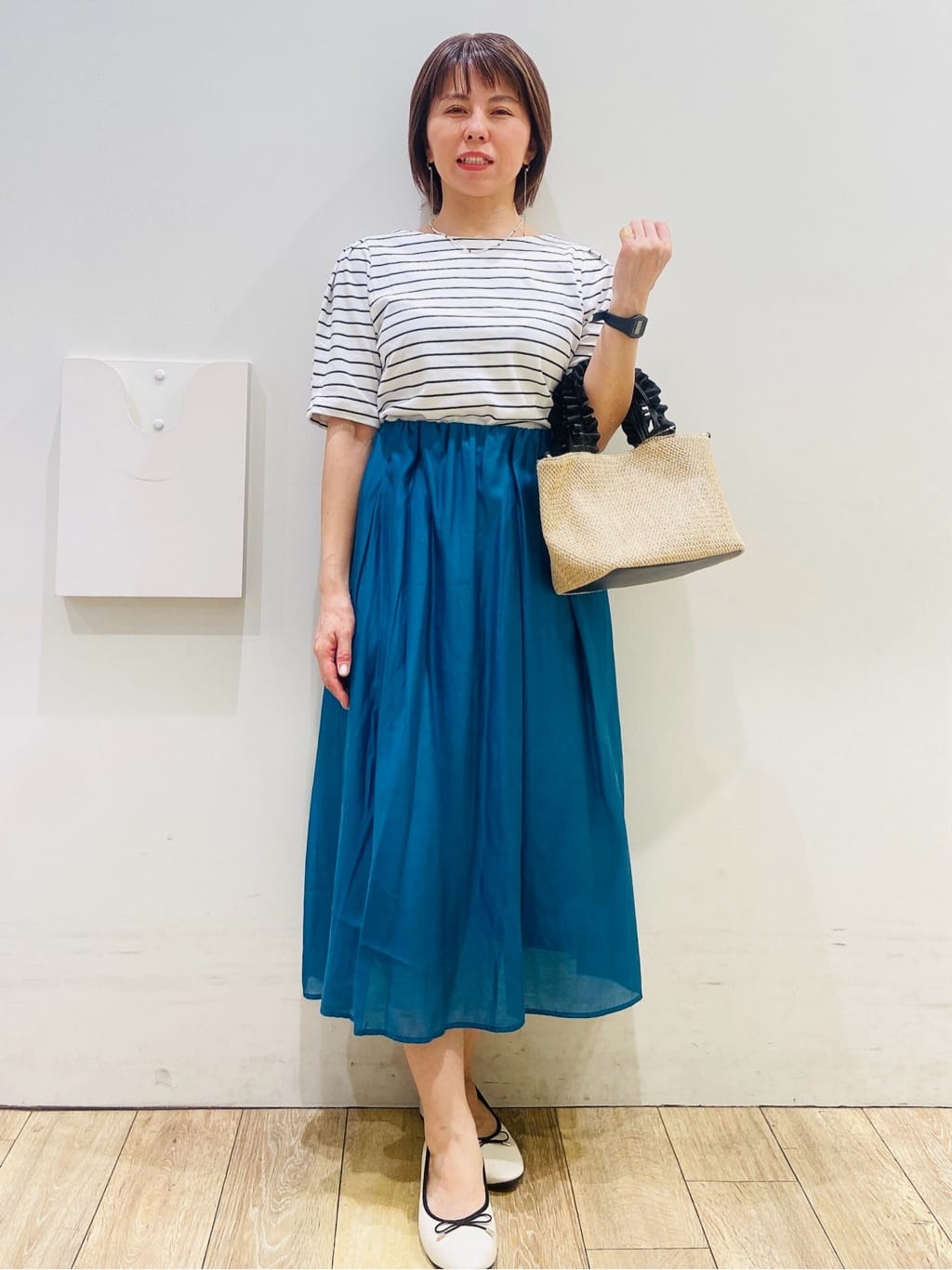 YUKOさんの「index｜シアーギャザーフレアスカート【洗濯機洗い可】」を使ったコーディネート