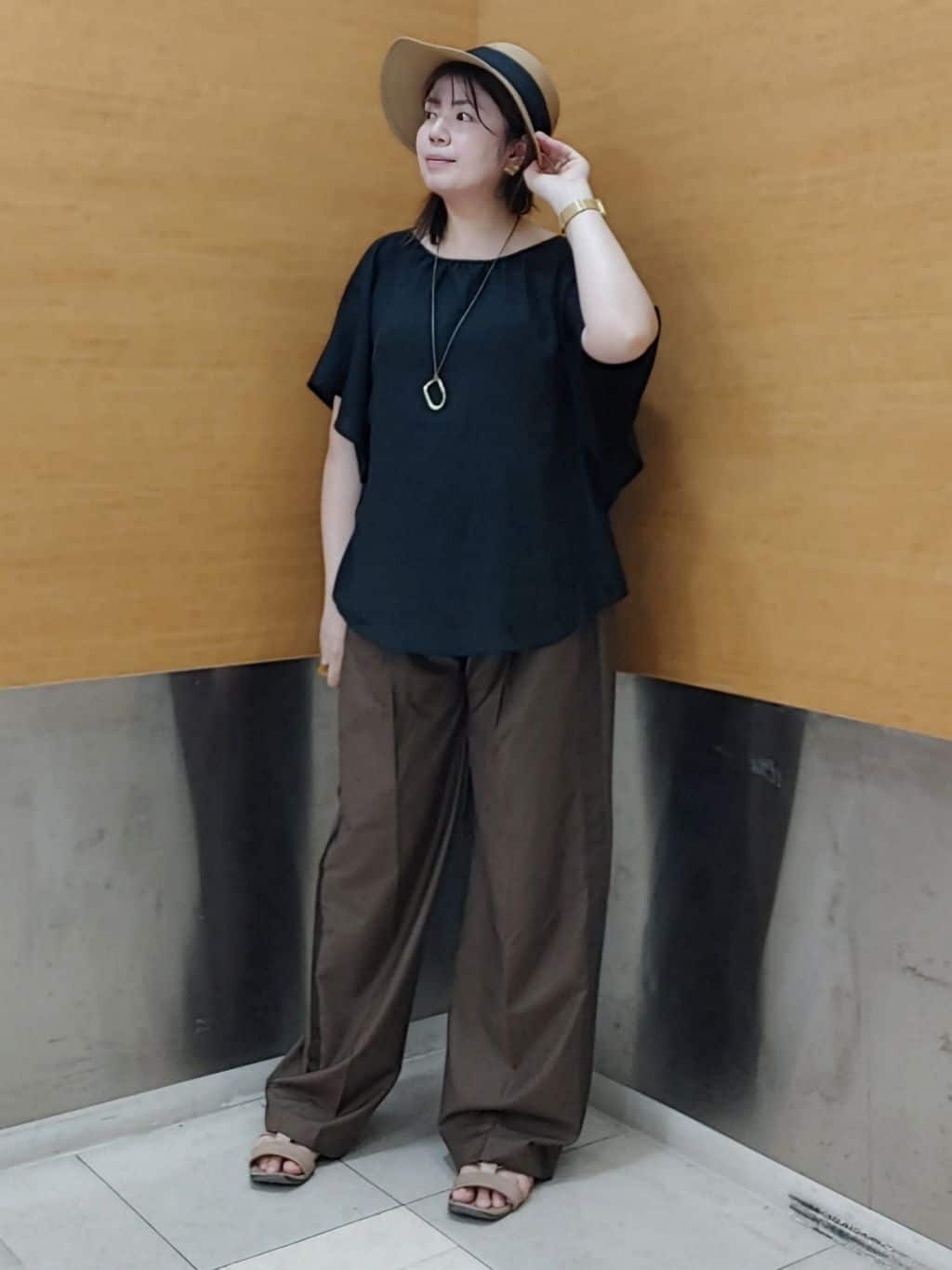 rokoさんの「THE SHOP TK｜TRワイド側章パンツ」を使ったコーディネート