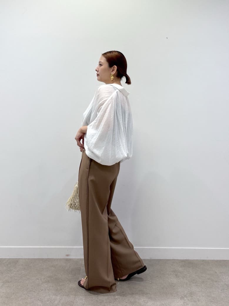 ayanoさんの「INDIVI｜バルーンフォルムブラウス」を使ったコーディネート