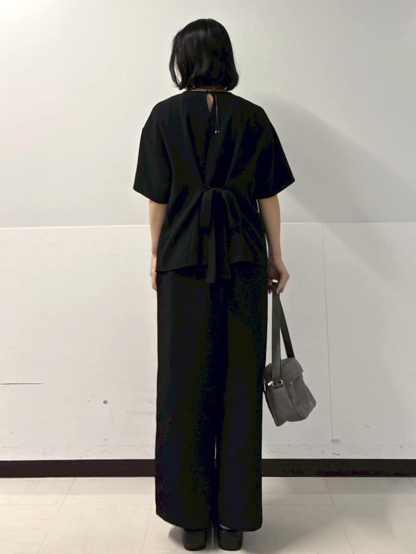 づっきーさんの「OPAQUE.CLIP｜【軽量／撥水加工／多ポケット】ツイルピジョンミニショルダーバッグ」を使ったコーディネート