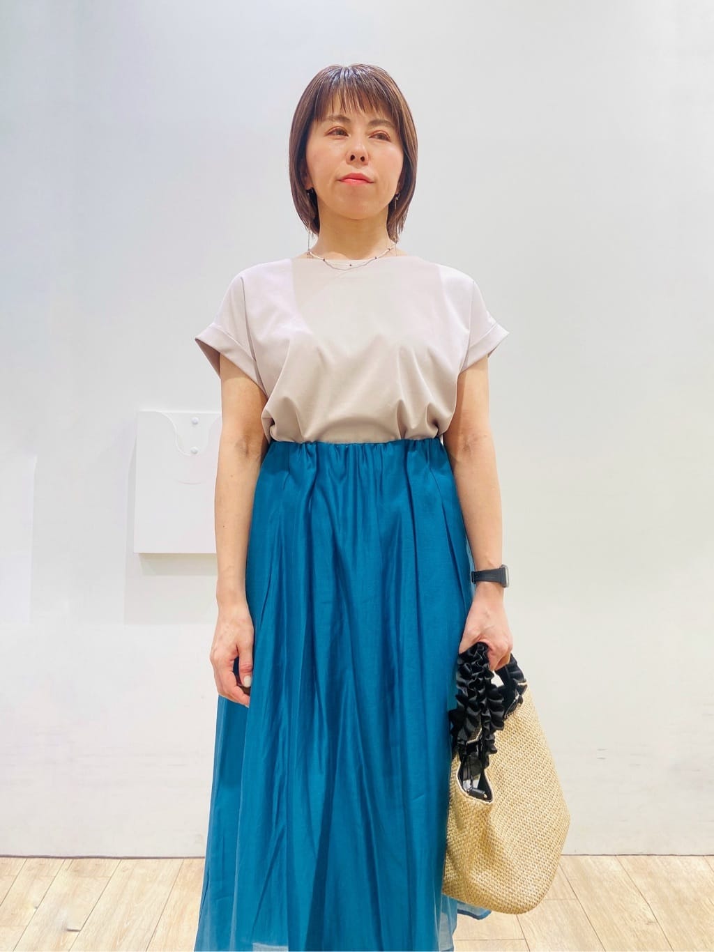 YUKOさんの「index｜《S-3Lサイズ》サイドパール調ボタンボクシートップス【洗濯機洗い可／UVケア／接触冷感】」を使ったコーディネート