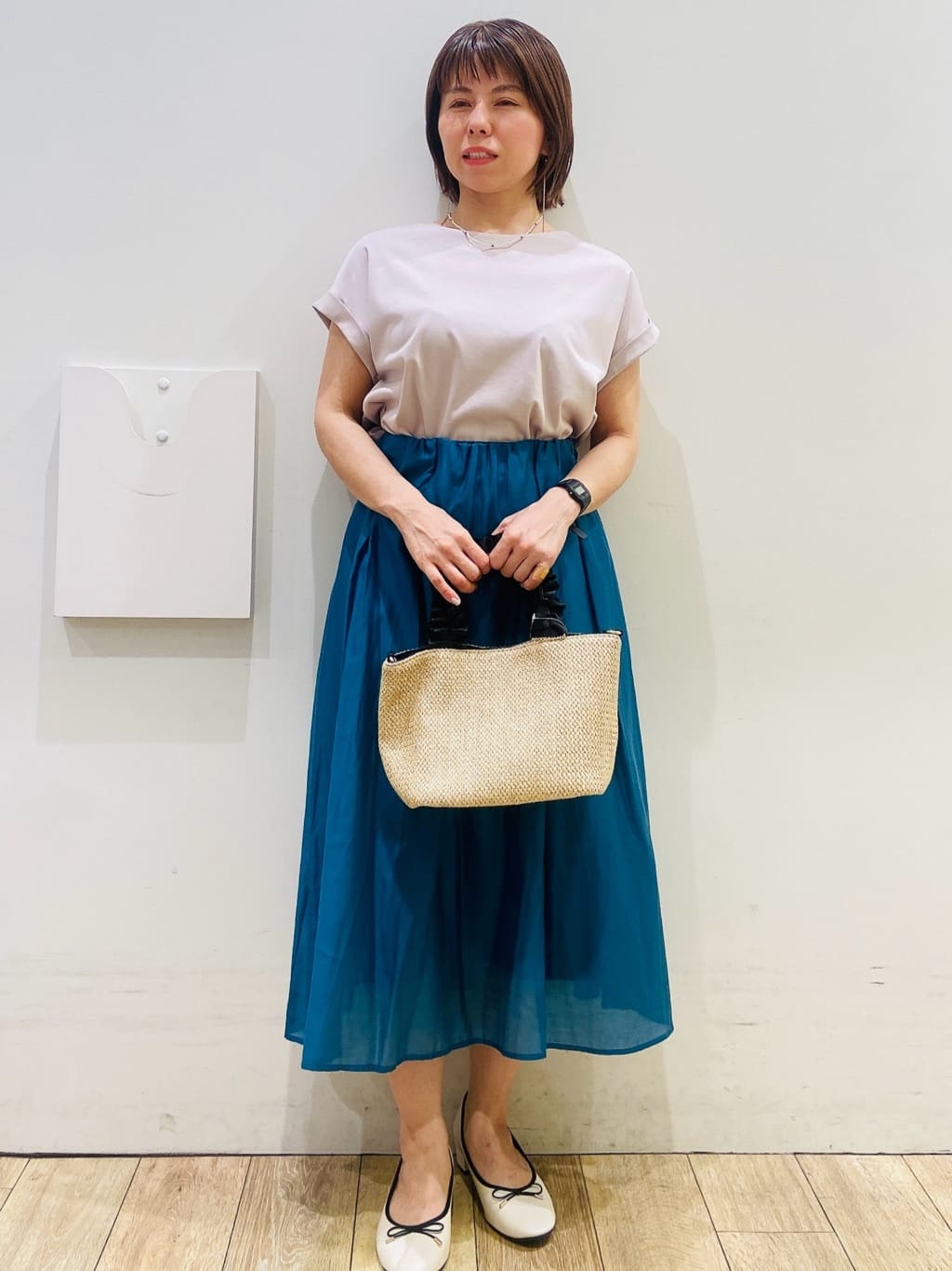 YUKOさんの「index｜《S-3Lサイズ》サイドパール調ボタンボクシートップス【洗濯機洗い可／UVケア／接触冷感】」を使ったコーディネート