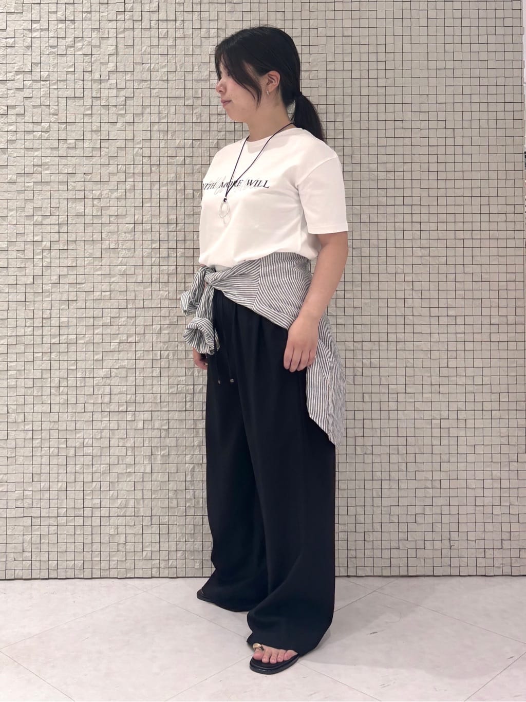 MEGUMIさんの「INDIVI｜【洗える／UVケア／SETUP可能】ドロストワイドパンツ」を使ったコーディネート