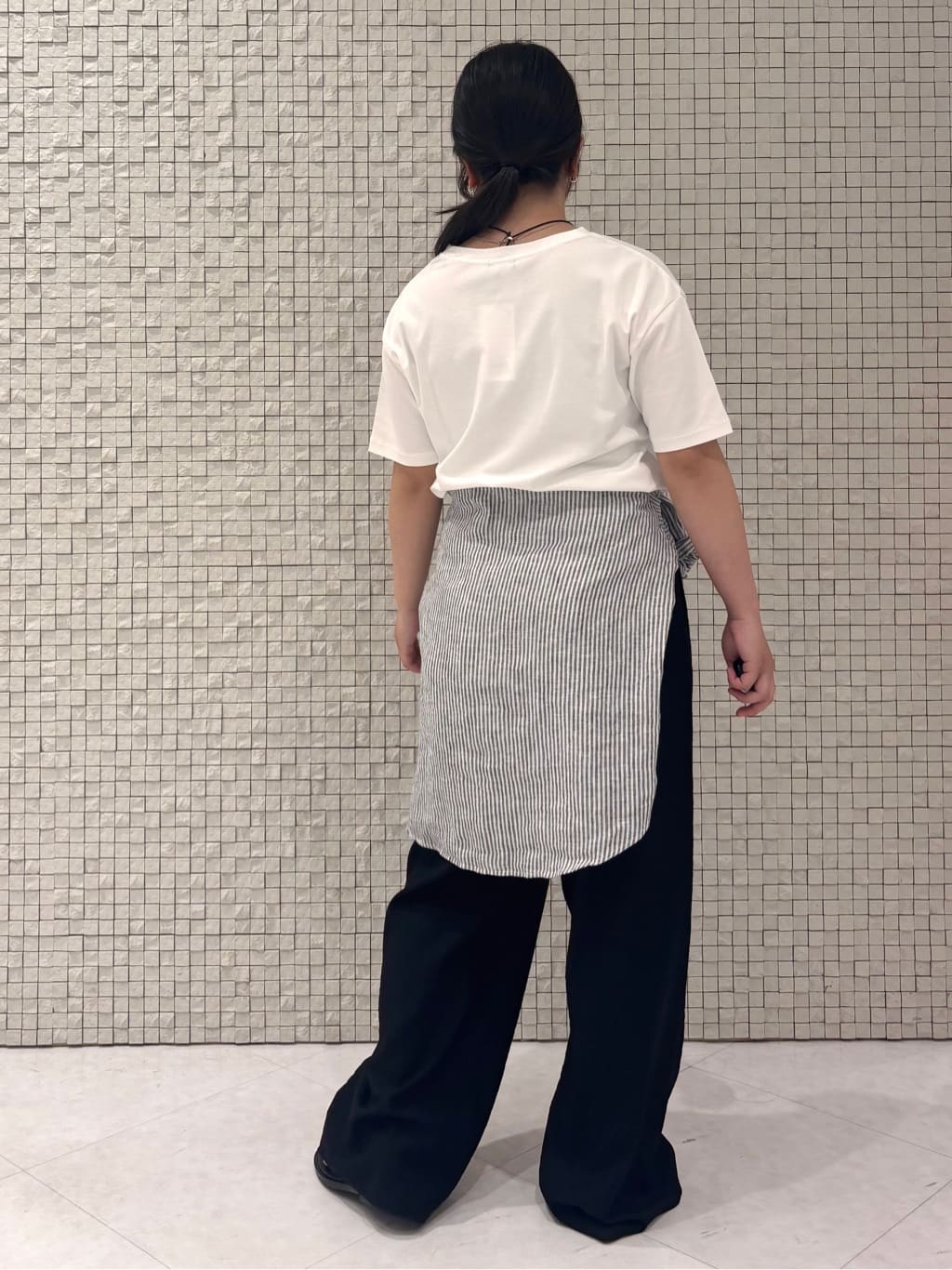 MEGUMIさんの「INDIVI｜【洗える／UVケア／SETUP可能】ドロストワイドパンツ」を使ったコーディネート