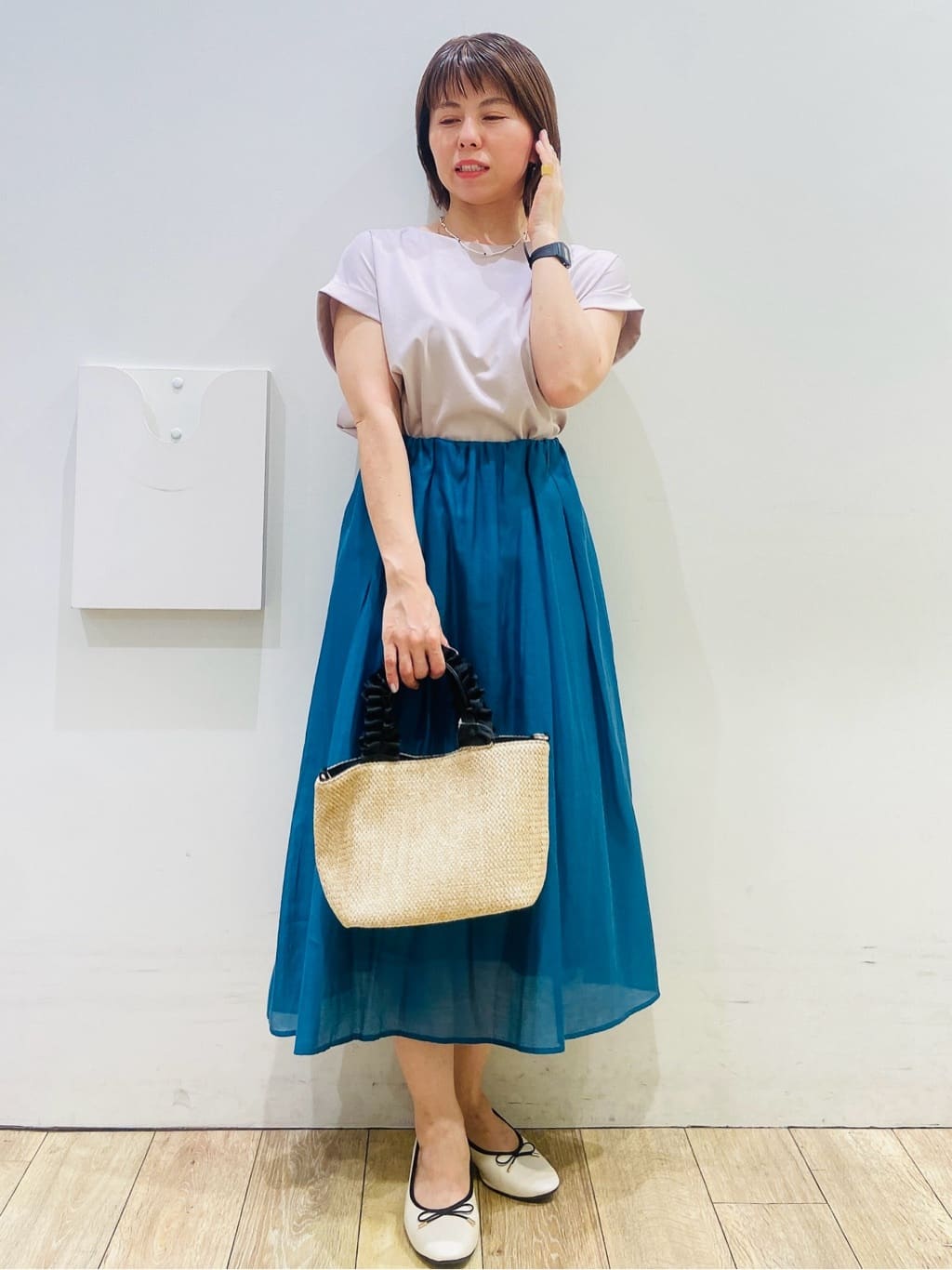 YUKOさんの「index｜《S-3Lサイズ》サイドパール調ボタンボクシートップス【洗濯機洗い可／UVケア／接触冷感】」を使ったコーディネート