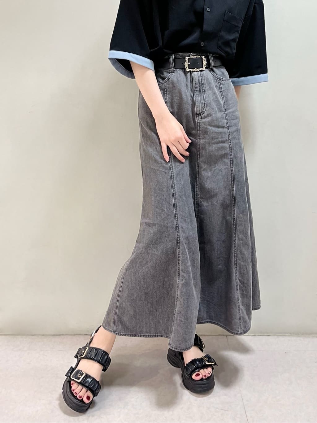 myさんの「ESPERANZA｜厚底クシュクシュベルトスポサン」を使ったコーディネート