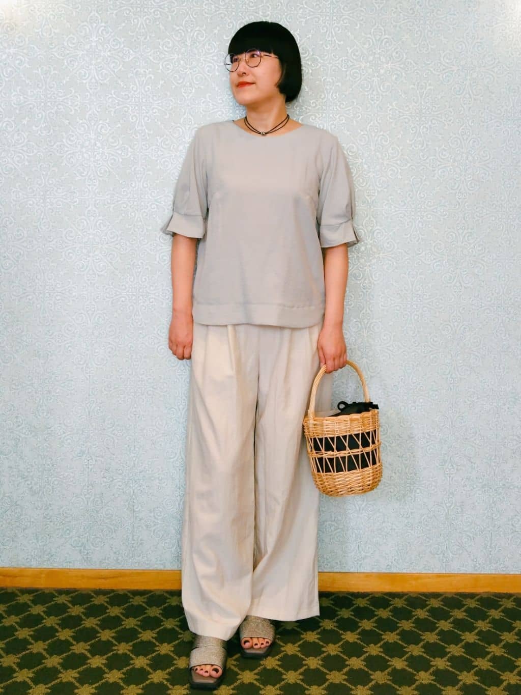 みいさんの「index｜《8色展開／XS-LLサイズ》タックパフスリーブブラウス【洗濯機洗い可／吸水速乾／防シワ／抗ピル】」を使ったコーディネート