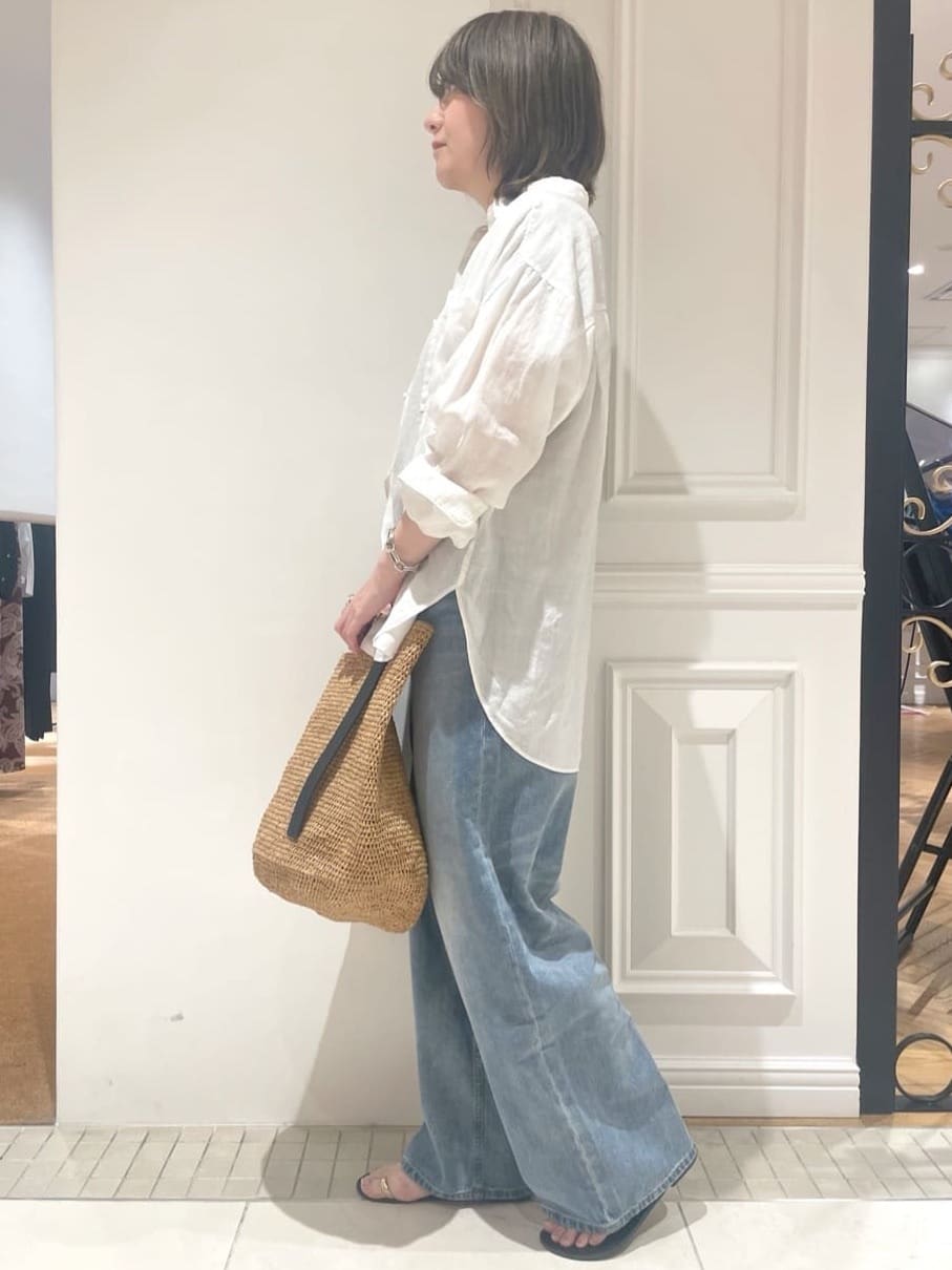 makiさんの「DRESSTERIOR｜ヴィンテージ加工ワイドデニムパンツ」を使ったコーディネート