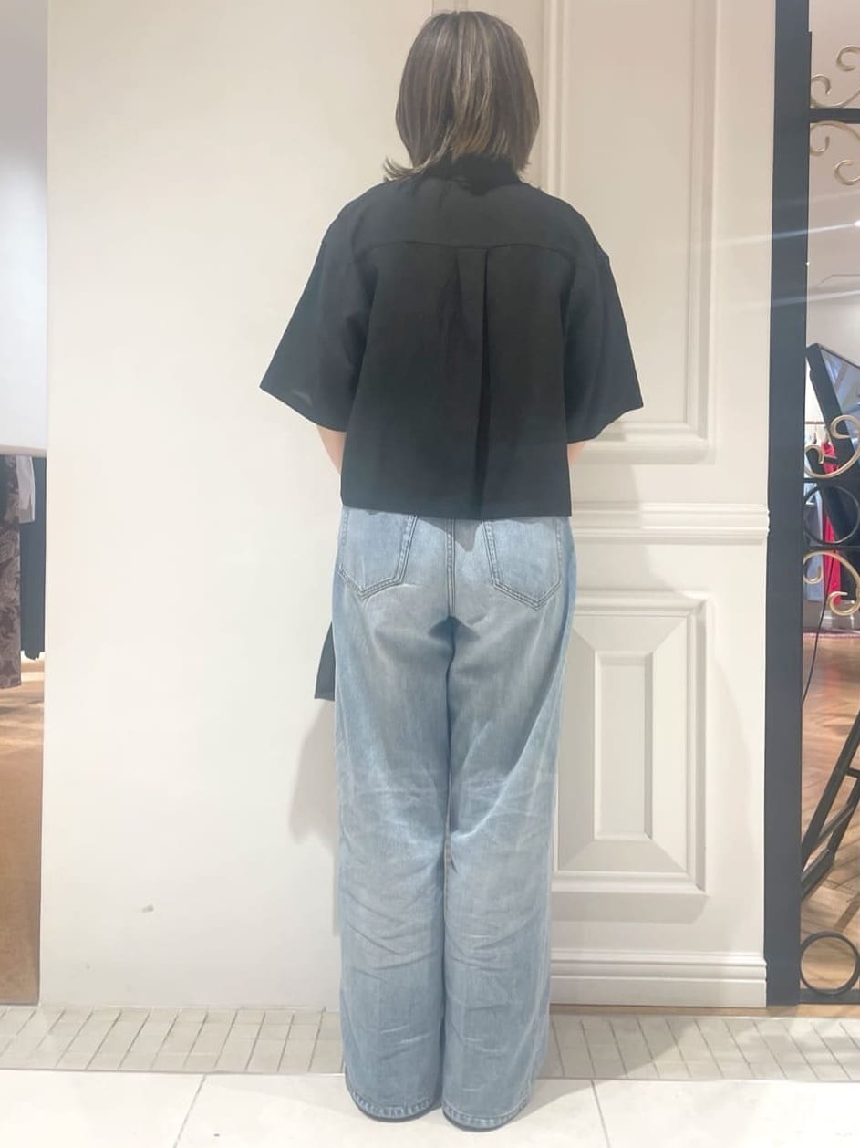 makiさんの「DRESSTERIOR｜ヴィンテージ加工ワイドデニムパンツ」を使ったコーディネート