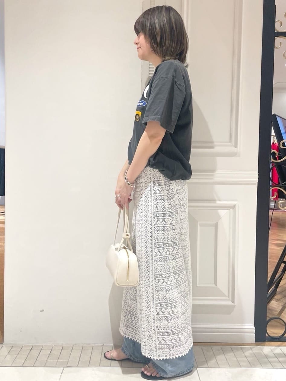 makiさんの「DRESSTERIOR｜ヴィンテージ加工ワイドデニムパンツ」を使ったコーディネート