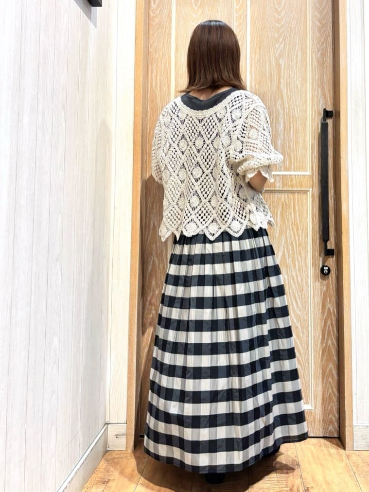 meiさんの「SHOO･LA･RUE｜【2WAY】大人のほんのり甘いスタイルに クロシェレースカーディガン」を使ったコーディネート