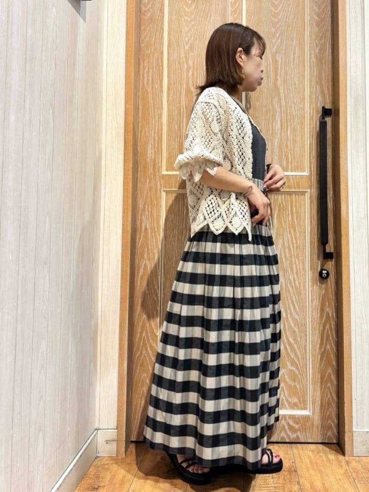 meiさんの「SHOO･LA･RUE｜【2WAY】大人のほんのり甘いスタイルに クロシェレースカーディガン」を使ったコーディネート