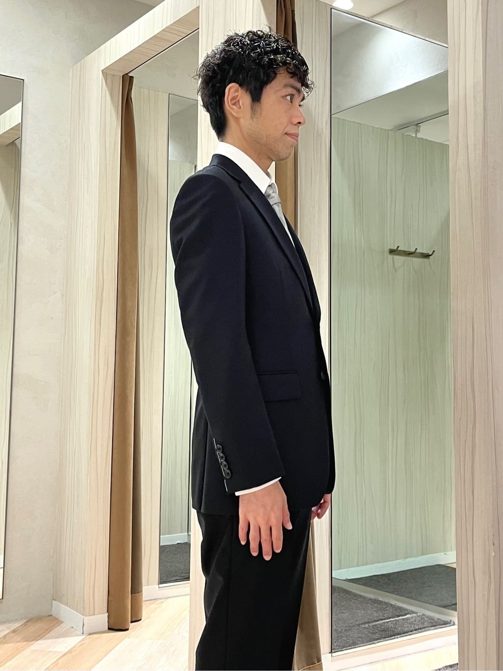 URAさんの「TAKEO KIKUCHI｜【Made in JAPAN】矢絣（やがすり）スーツ／スリーピース対応」を使ったコーディネート
