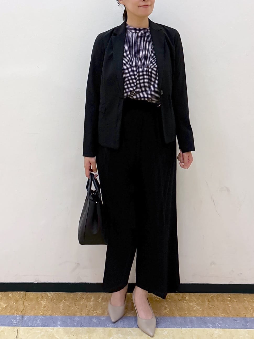 akariさんの「index｜ラップストレートパンツ【接触冷感／抗ピル／洗濯機洗い可／イージーアイロン】」を使ったコーディネート