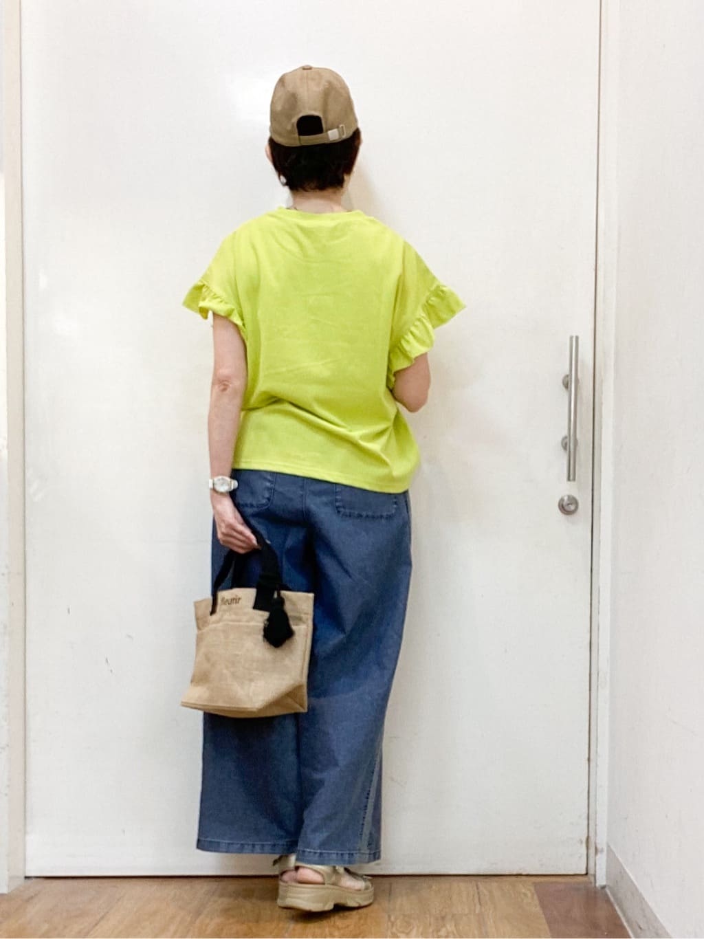 みぃさんの「SHOO･LA･RUE｜【S-LL/汗ジミ軽減/ひんやり/UVカット】フリルTシャツ」を使ったコーディネート
