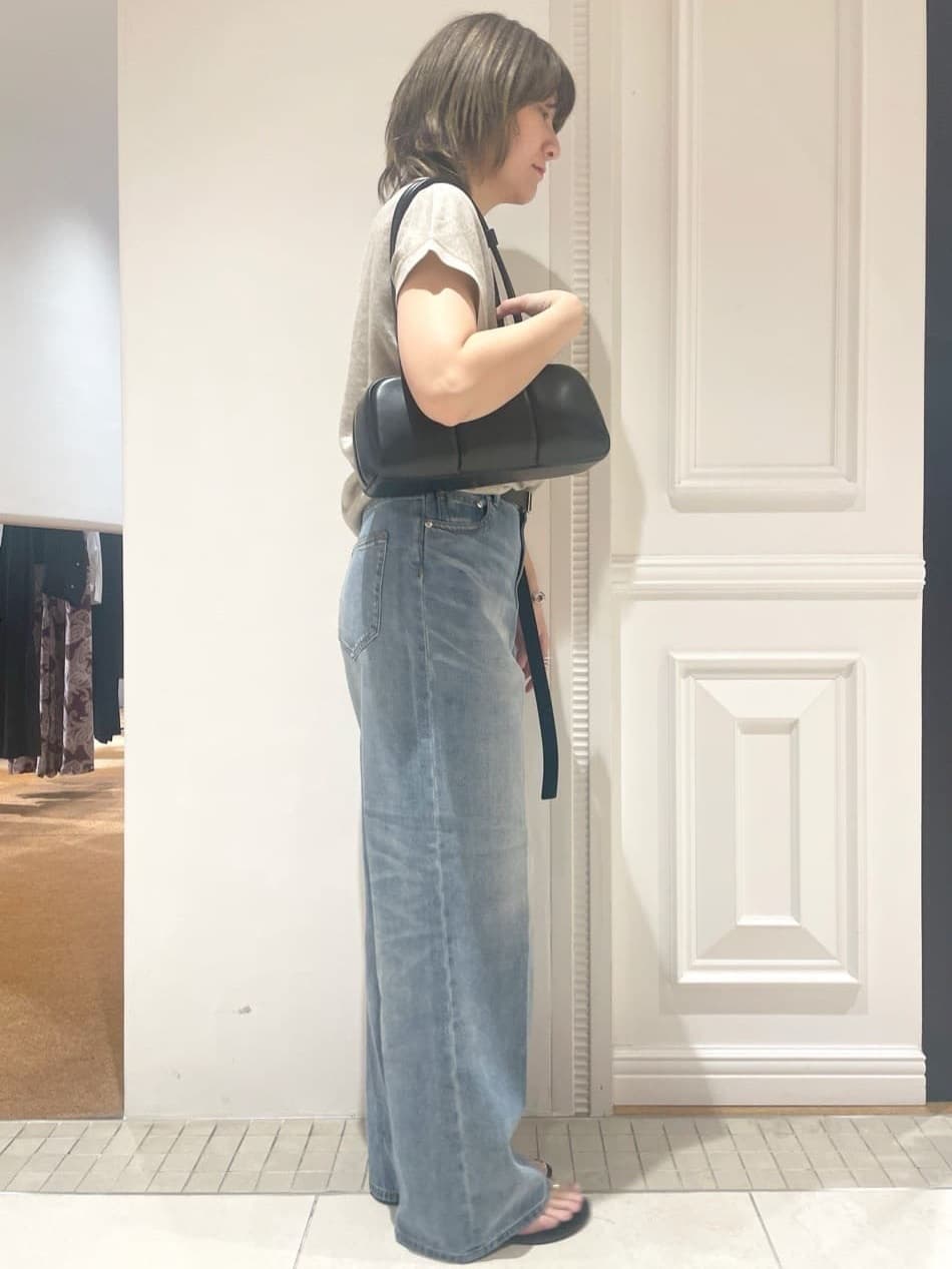 makiさんの「DRESSTERIOR｜ヴィンテージ加工ワイドデニムパンツ」を使ったコーディネート