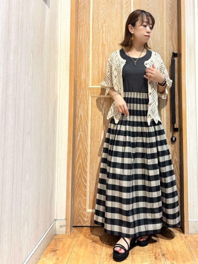 meiさんの「SHOO･LA･RUE｜【2WAY】大人のほんのり甘いスタイルに クロシェレースカーディガン」を使ったコーディネート