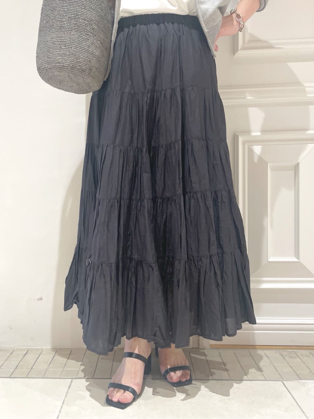 makiさんの「DRESSTERIOR｜◆【接触冷感/抗菌防臭/消臭】アイスクリアコットンTシャツ」を使ったコーディネート