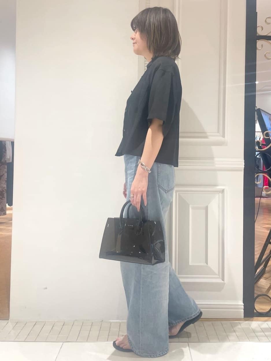makiさんの「DRESSTERIOR｜ヴィンテージ加工ワイドデニムパンツ」を使ったコーディネート
