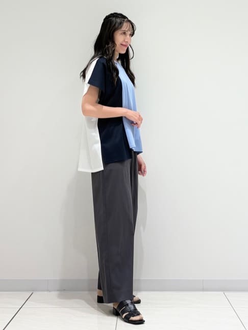 kayoさんの「INDIVI｜【洗える／汗ジミ防止】バイカラー＆アシメヘム Tシャツ」を使ったコーディネート