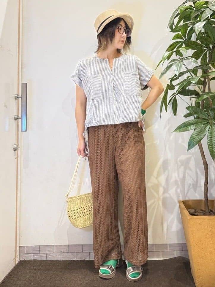 misakiさんの「SHOO･LA･RUE｜【洗える/S-LL】シルエット変化を楽しめる サッカーストライプ柄スキッパートップス」を使ったコーディネート