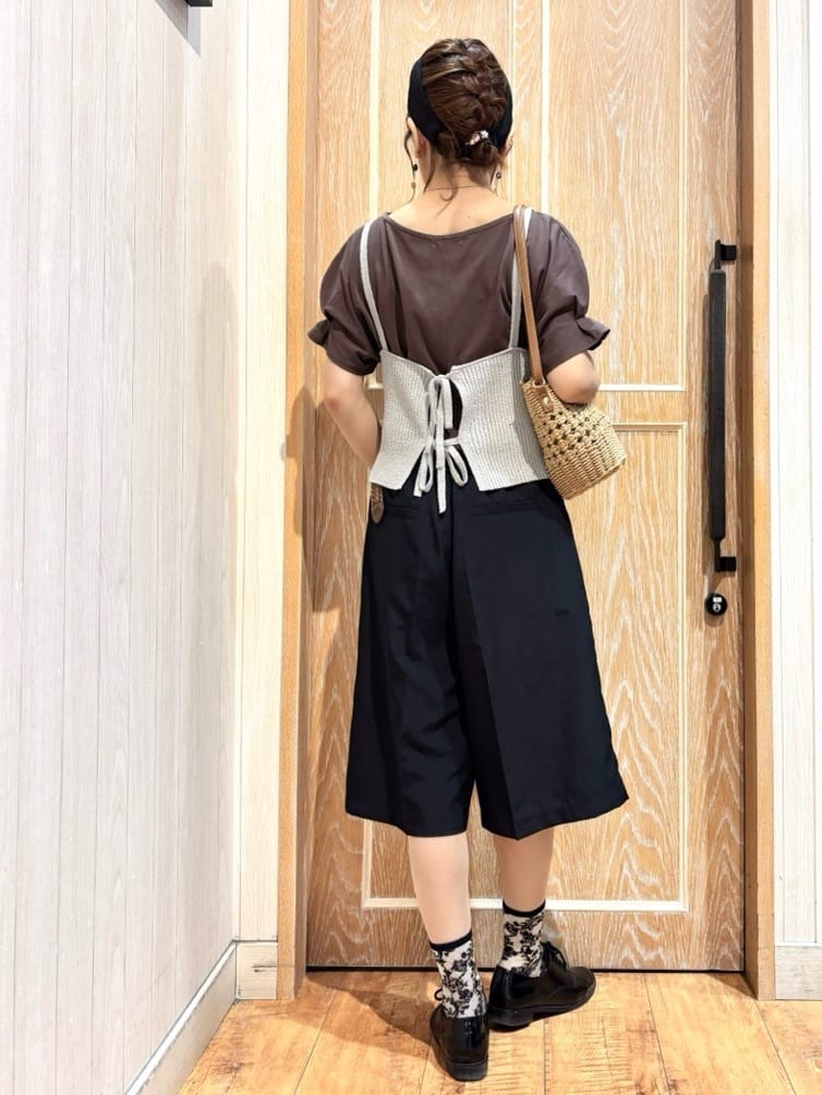 meiさんの「SHOO･LA･RUE｜【S-LL/UV/プチプラ】お袖タックで好印象 デザインTシャツ」を使ったコーディネート