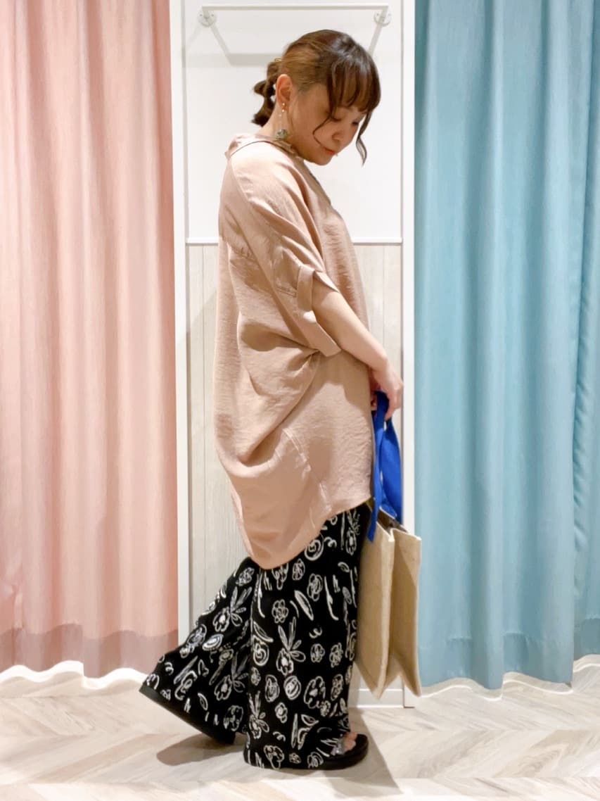 kitaさんの「SHOO･LA･RUE｜【ひんやり】すっきりきれいに体型カバー コクーンシルエットワンピース」を使ったコーディネート
