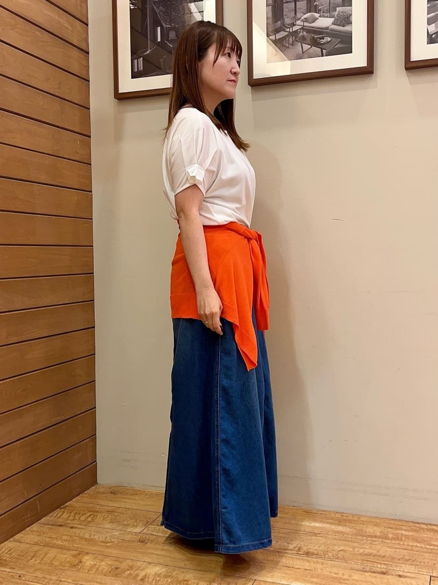 ゆっきーさんの「SHOO･LA･RUE｜【S-LL/UV/プチプラ】お袖タックで好印象 デザインTシャツ」を使ったコーディネート