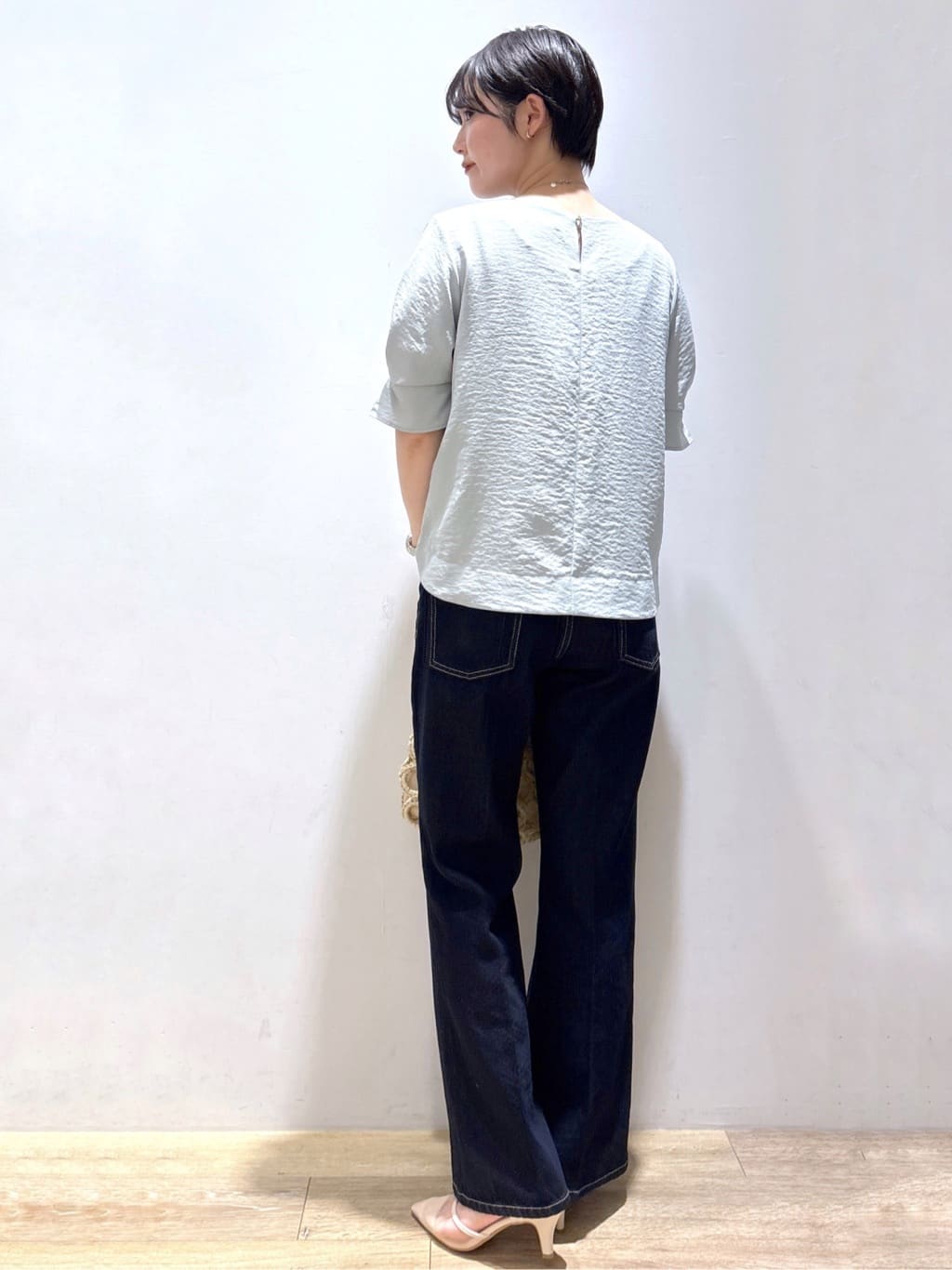 mizukiさんの「index｜《8色展開／XS-LLサイズ》タックパフスリーブブラウス【洗濯機洗い可／吸水速乾／防シワ／抗ピル】」を使ったコーディネート