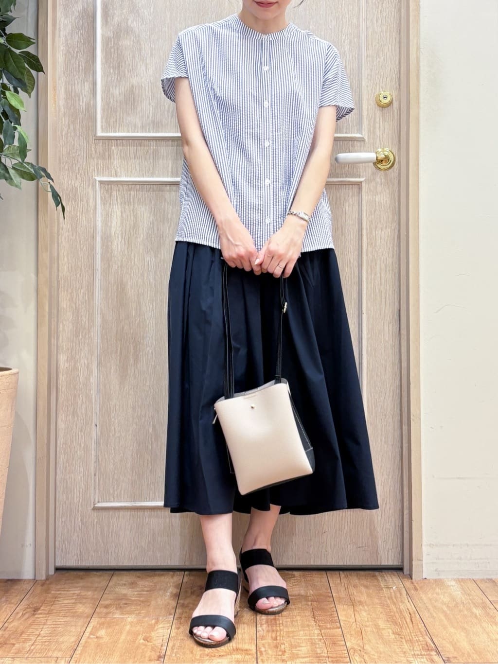 なみさんの「SHOO･LA･RUE｜【洗える/S-LL/撥水】タックギャザー フレアスカート」を使ったコーディネート