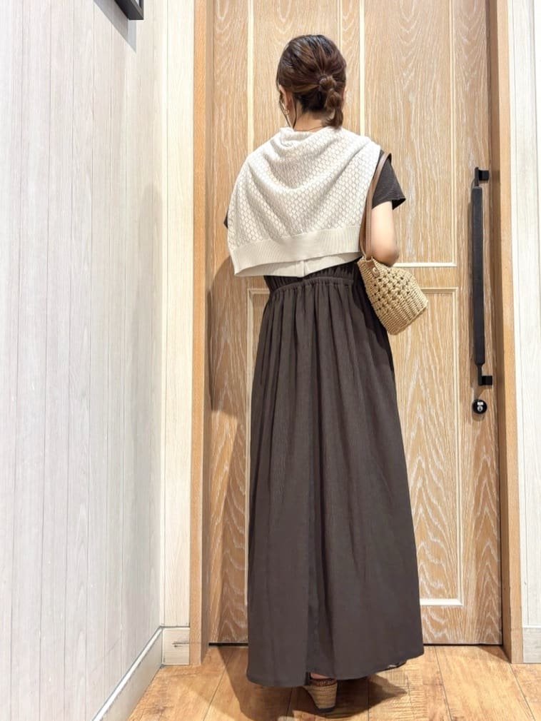 meiさんの「SHOO･LA･RUE｜【前後2WAY】さらりと大人上品に 楊柳フレンチワンピース」を使ったコーディネート