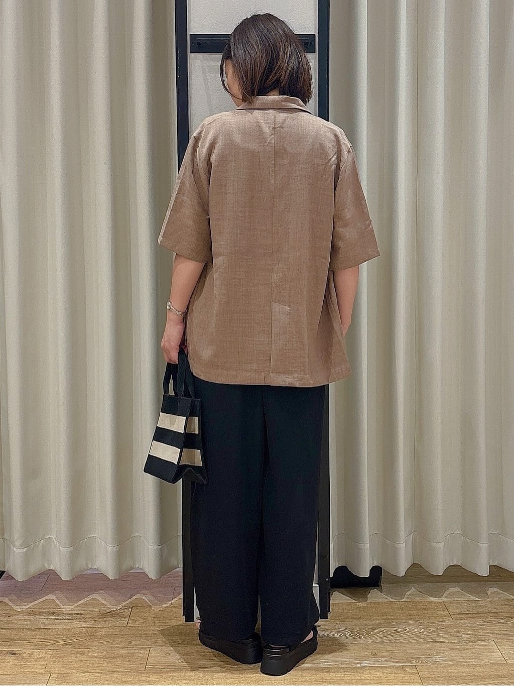 amamaさんの「grove｜軽やかに羽織れて、きちんと見え ハーフスリーブテーラードジャケット」を使ったコーディネート