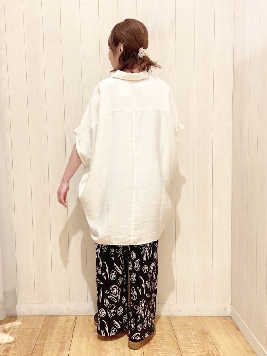 あいこさんの「SHOO･LA･RUE｜【ひんやり】すっきりきれいに体型カバー コクーンシルエットワンピース」を使ったコーディネート