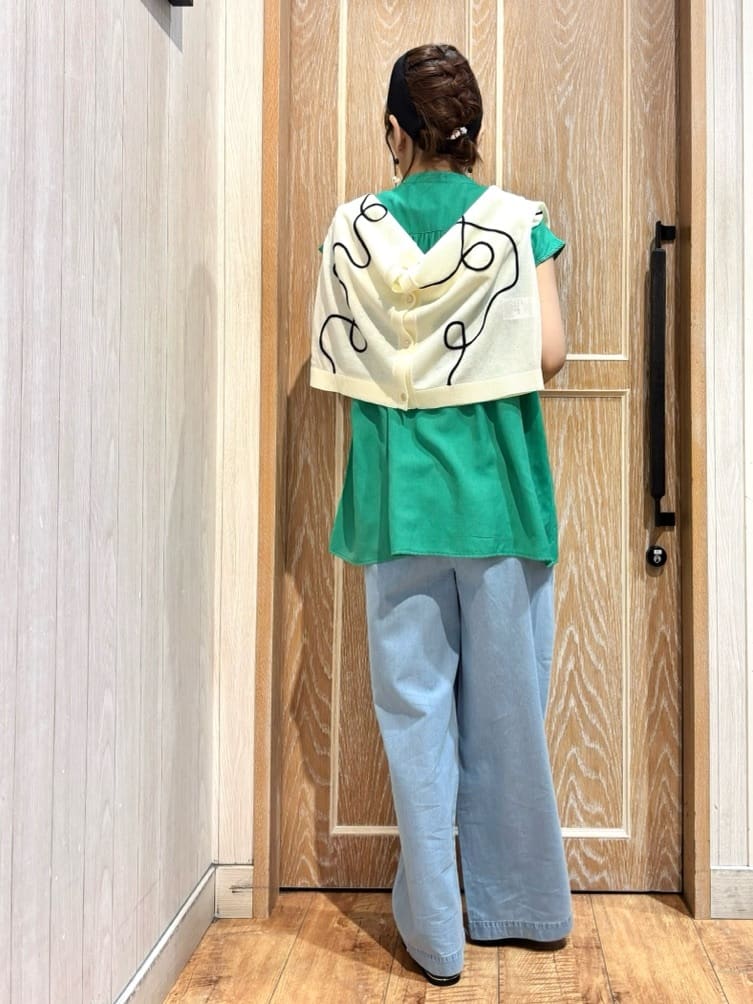 meiさんの「SHOO･LA･RUE｜ニュアンスデザインがこなれ見え 刺繍デザイン シアーカーディガン」を使ったコーディネート