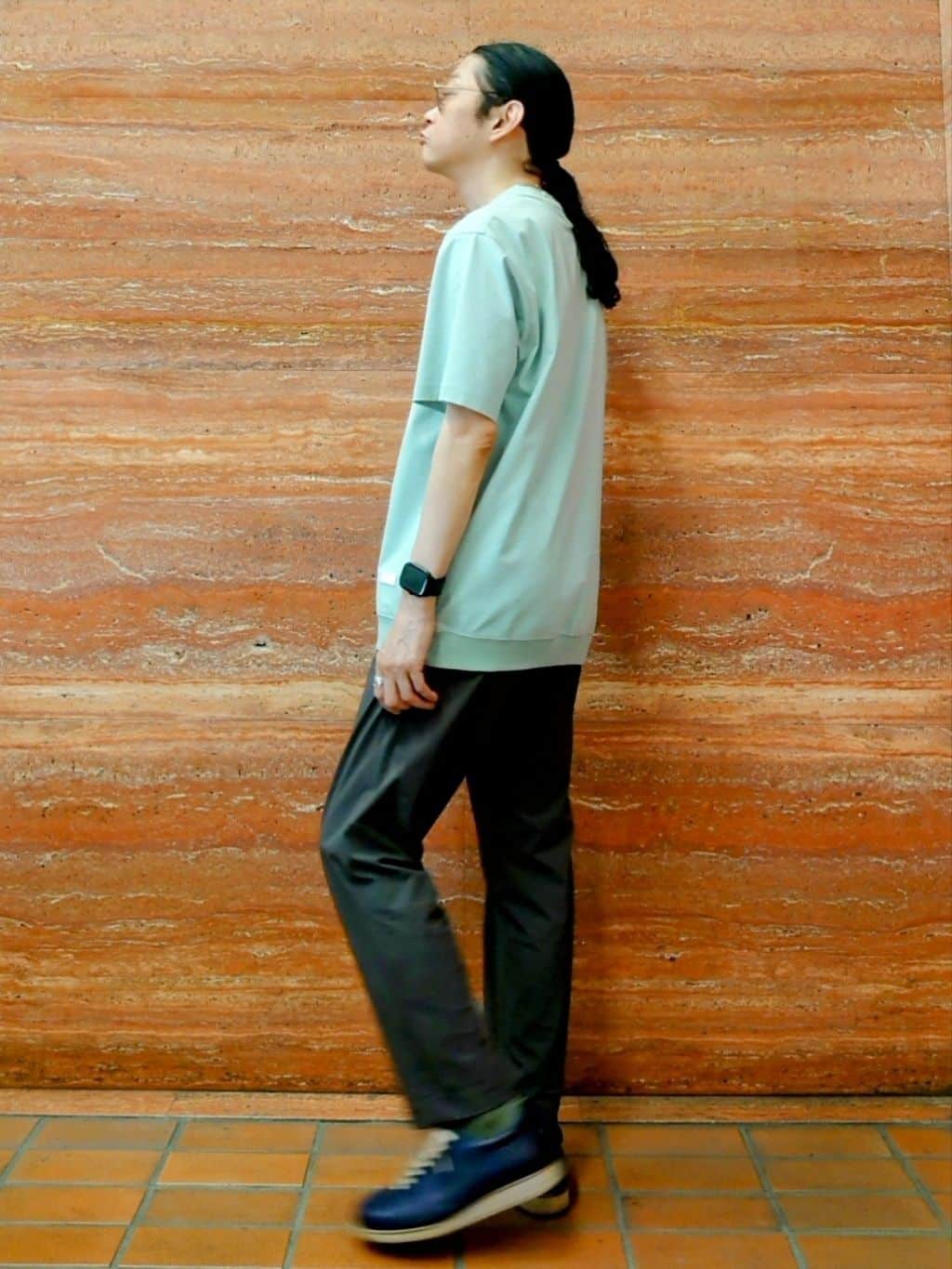 かしげるさんの「TAKEO KIKUCHI｜【抗菌防臭／5サイズ展開】ハイゲージポンチ Tシャツ」を使ったコーディネート