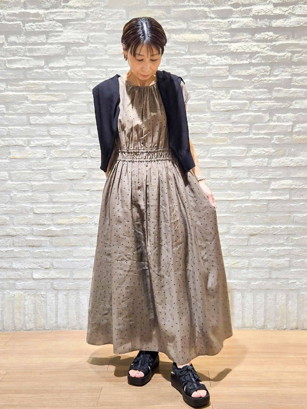 yoshimiさんの「OPAQUE.CLIP｜ドットプリントワンピース【洗濯機洗い可】」を使ったコーディネート